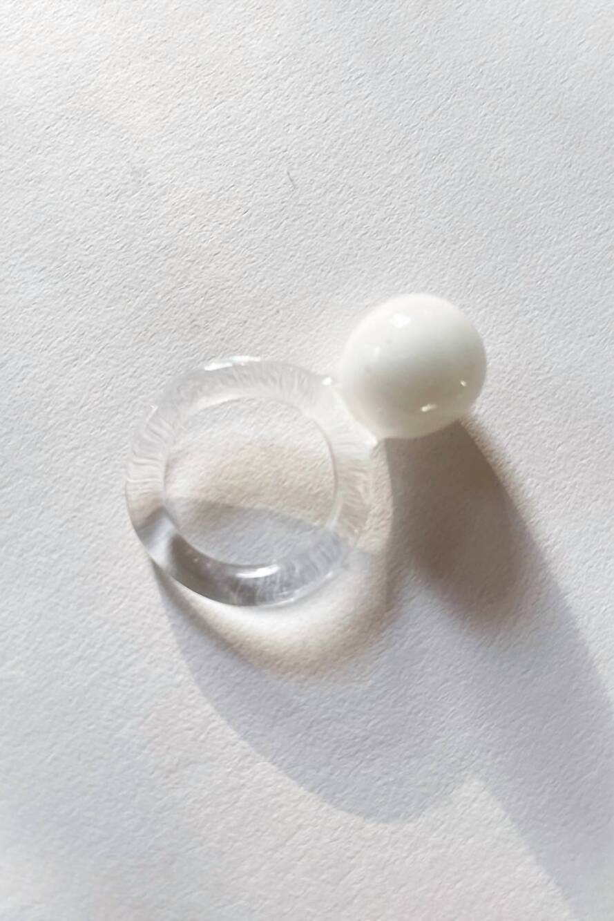 NEW JANE D'ARENSBOURG women's orb glass ring in white